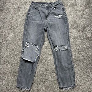 American Eagle mom Jean